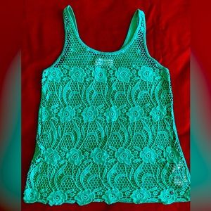 Abercrombie & fitch top, size XS (it feels like S size)